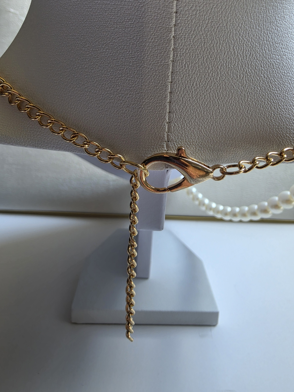 Lavender & White Floral Pearl Statement Necklace - Unbranded - Picture 9 of 9